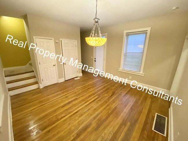 Building Photo - 515 Miami St