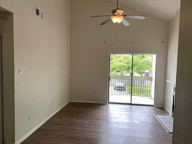 Building Photo - 312 Parkview Blvd