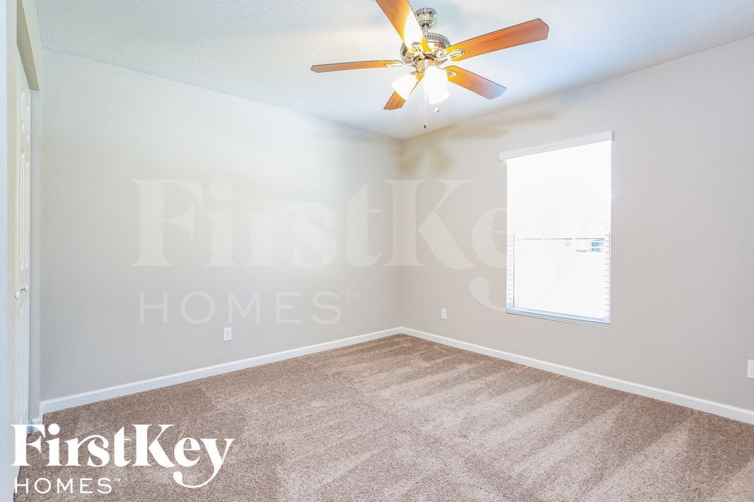 Building Photo - 1148 SW Ackard Ave