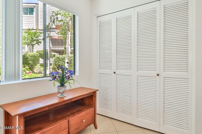 Building Photo - 1208 Westlake Blvd