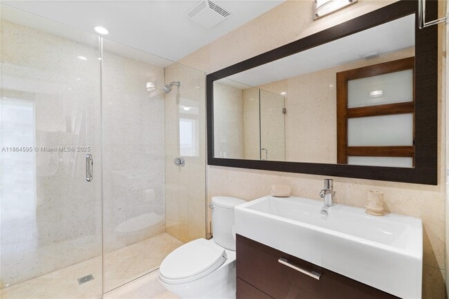 Building Photo - 5875 Collins Ave