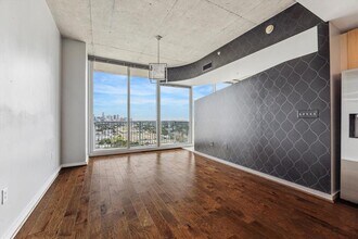 Building Photo - 5925 Almeda Rd
