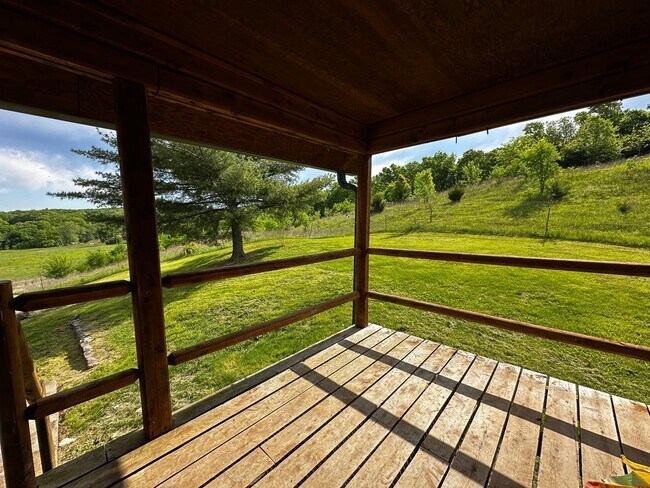 Building Photo - Log Cabin in Pilot Grove, MO