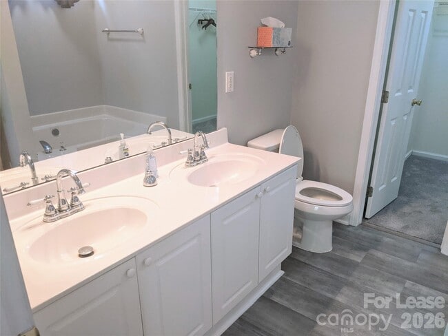 Building Photo - 125 Shephard Hill Dr