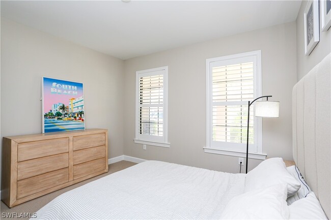 Building Photo - 9716 Everglades Dr