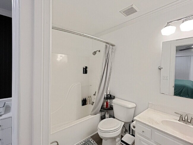 Building Photo - 429 Montgomery St