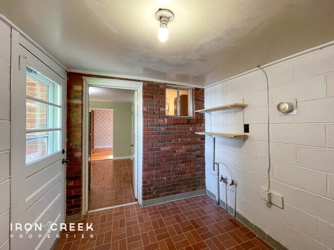 Building Photo - Spacious Three-Bedroom on a Beautiful Lot ...
