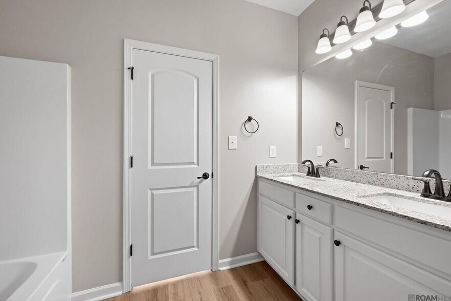 Building Photo - 17455 Berkshire Dr