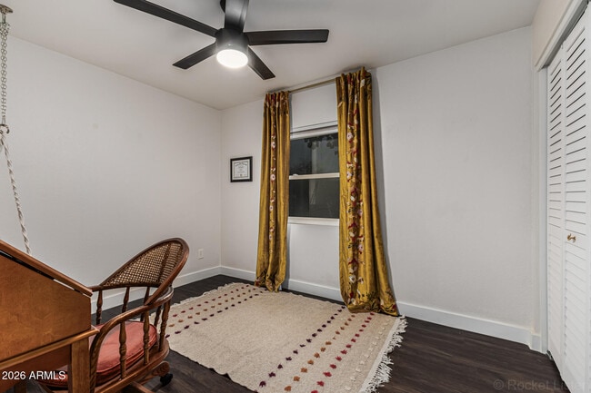 Building Photo - 2200 N Los Altos Dr