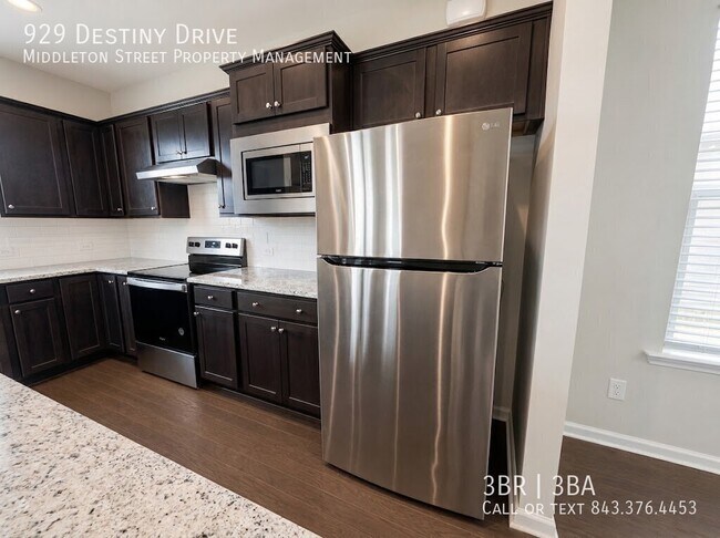 Building Photo - 929 Destiny Dr