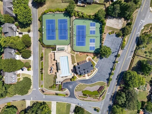 Building Photo - 2885 Stonehenge Ct
