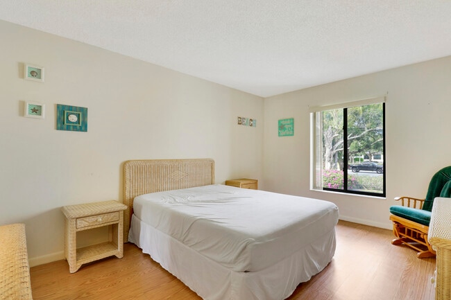 Building Photo - 2703 SW Matheson Ave