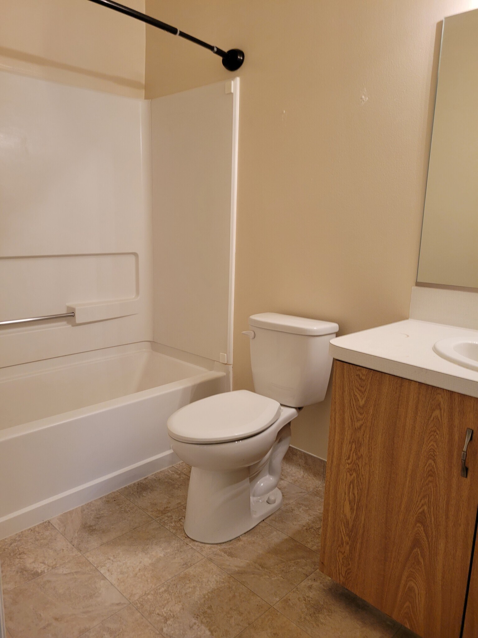 Building Photo - 215 E 100 N