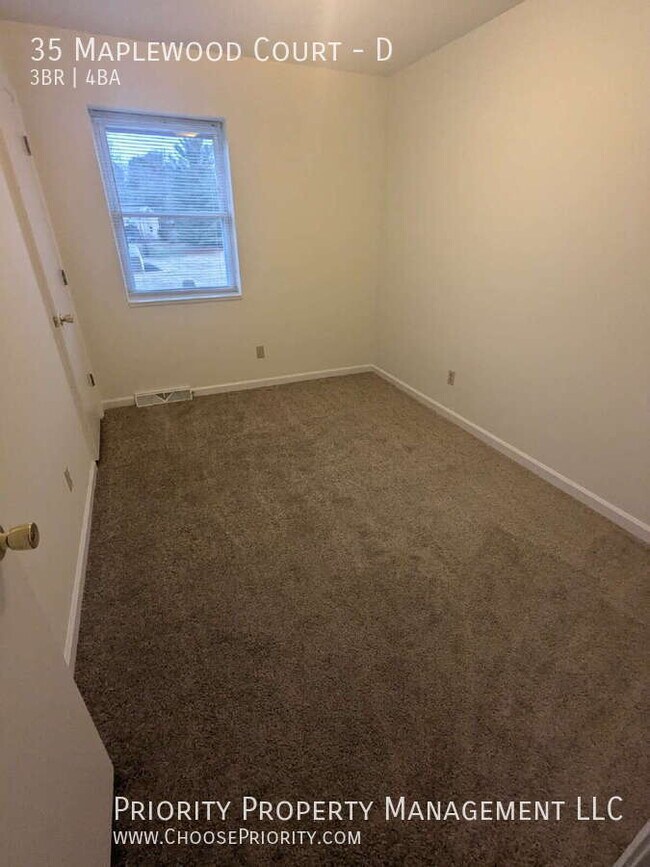 Building Photo - 35 Maplewood Ct