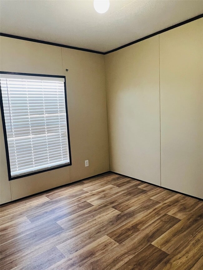 Building Photo - 21393 Ruth Dr