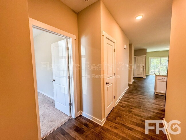 Building Photo - 1503 S Taylor St