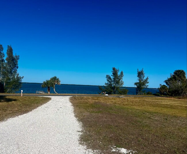 Building Photo - 6303 S Indian River Dr