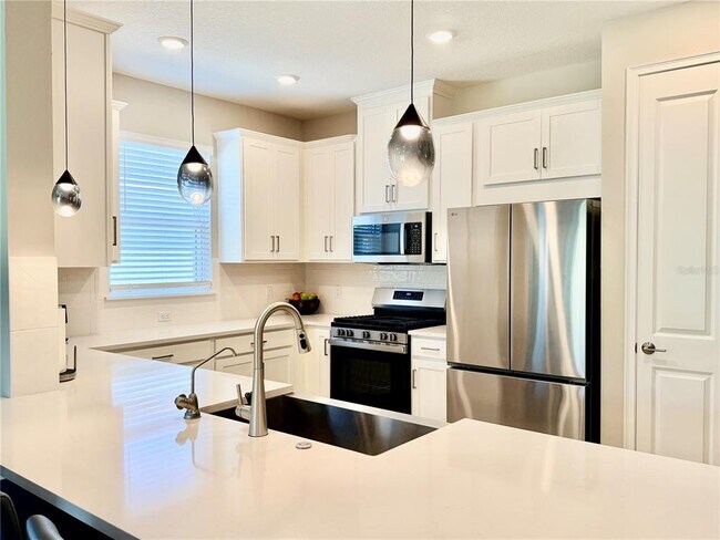 Building Photo - 6111 Mesa Gln