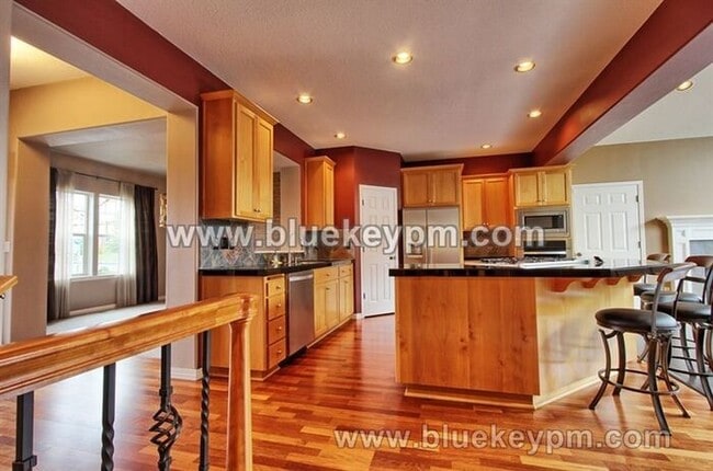 Building Photo - 4 Bed, 3 Bath Home in Happy Valley with Pr...
