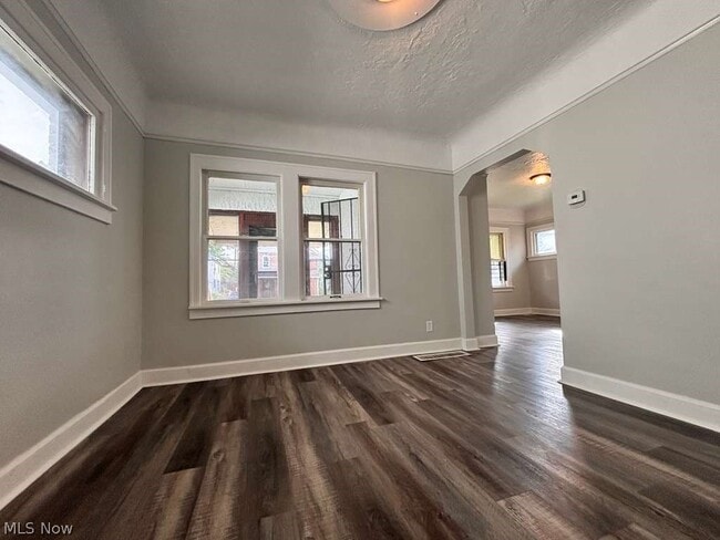 Building Photo - 907 Rondel Rd