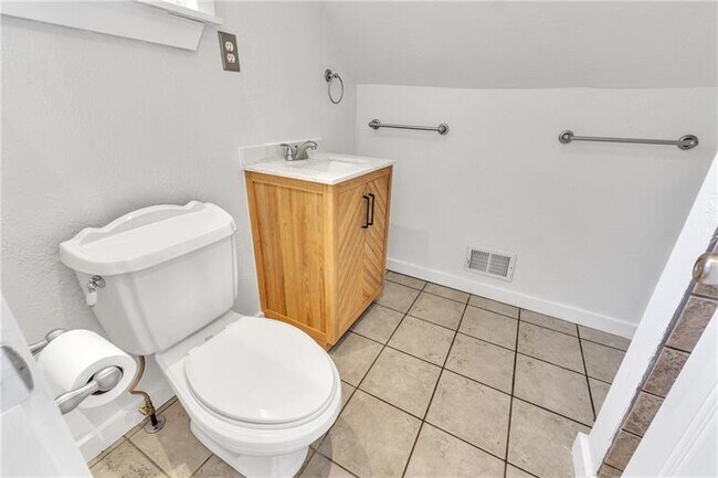 Building Photo - 116 Purvis Ln