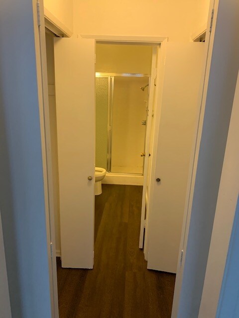 Masterbath - 901 N Cedar St