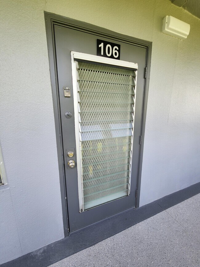 Building Photo - 106 Suffolk C