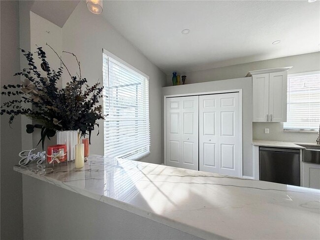Building Photo - 10327 Goldenbrook Way