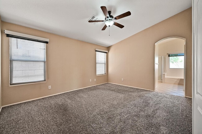 Building Photo - 8205 S 45th Ln