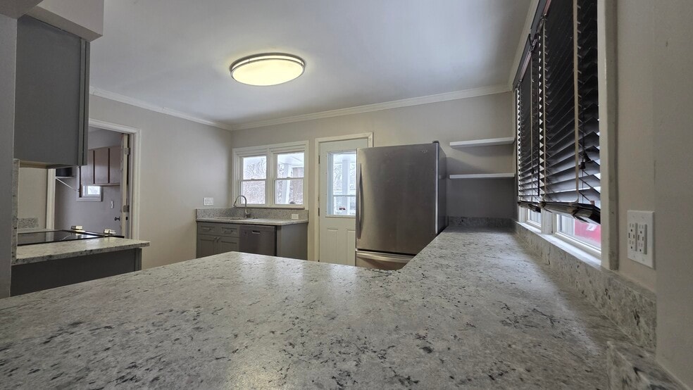 Kitchen - 15 North Ave