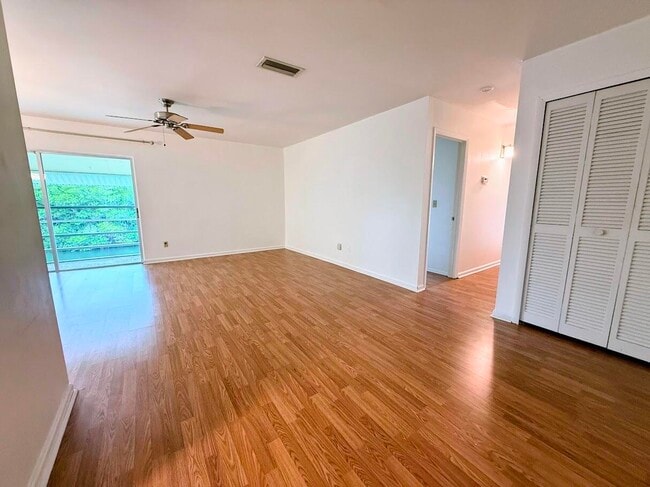 Building Photo - 1845 Robalo Dr