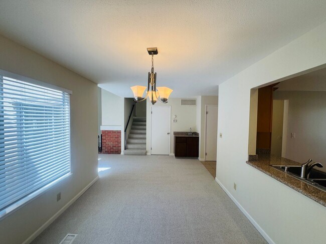 Building Photo - Spacious Townhouse in the Desired Bancroft...