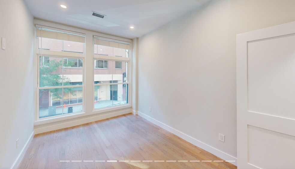 Building Photo - 230 Tremont St
