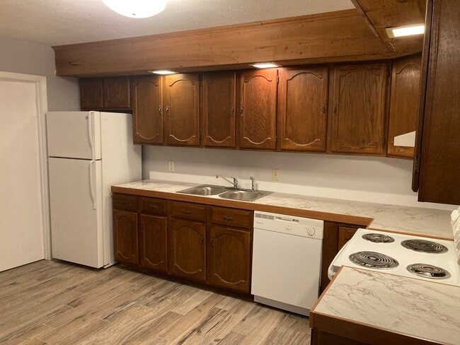 Building Photo - 2171 Red Bird Ln