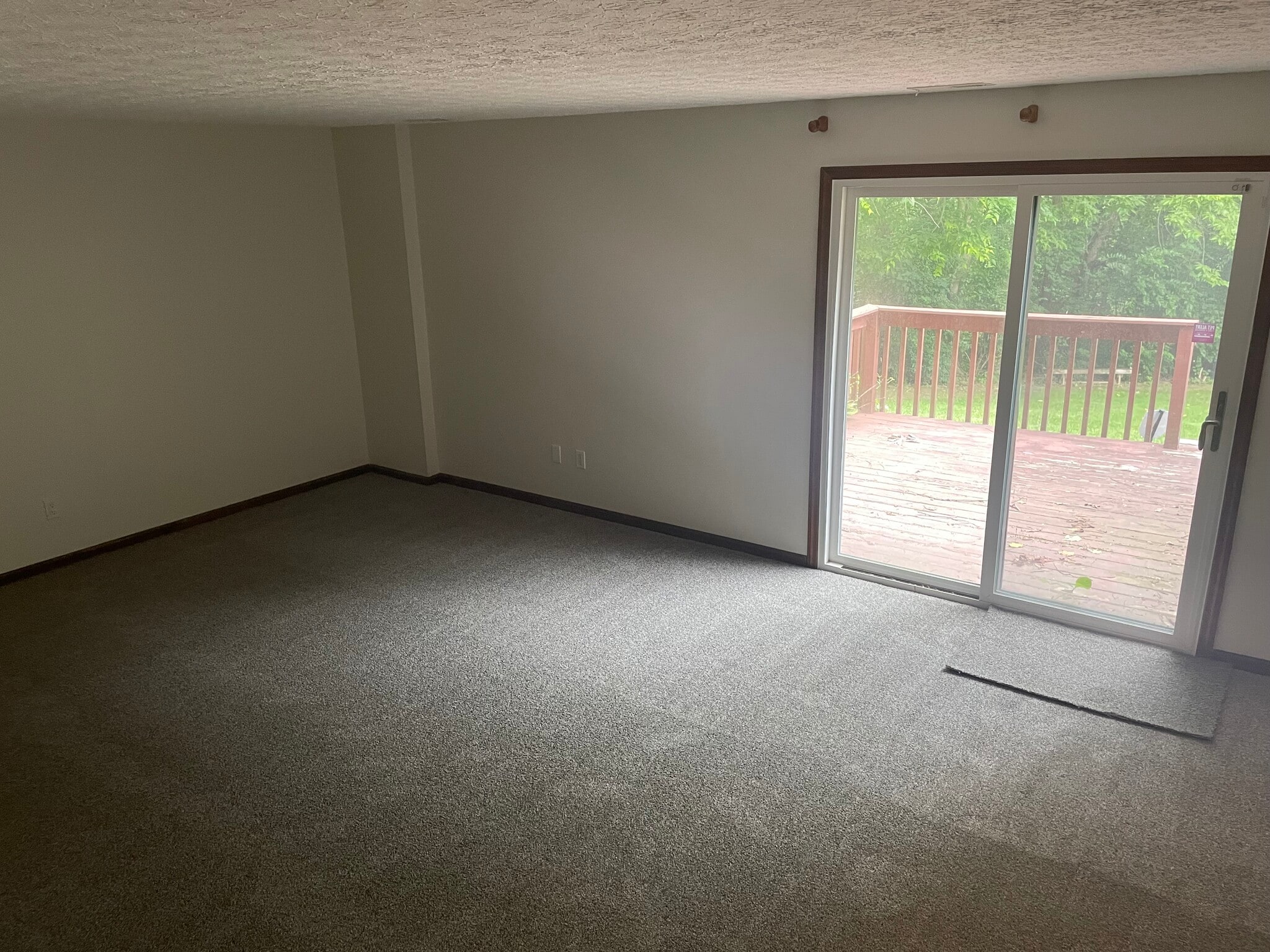 Building Photo - 3240 Brookview Way