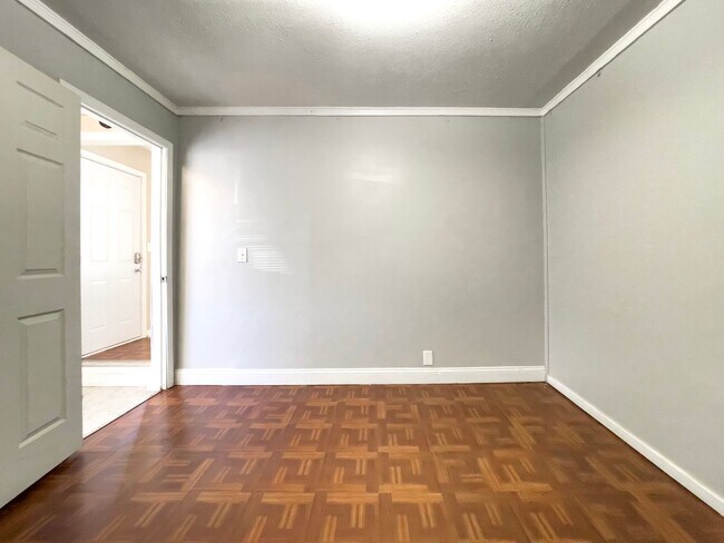 Building Photo - 2808 S Brotherton St