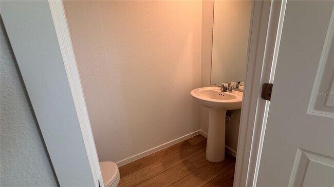 Building Photo - 806 Lynx St