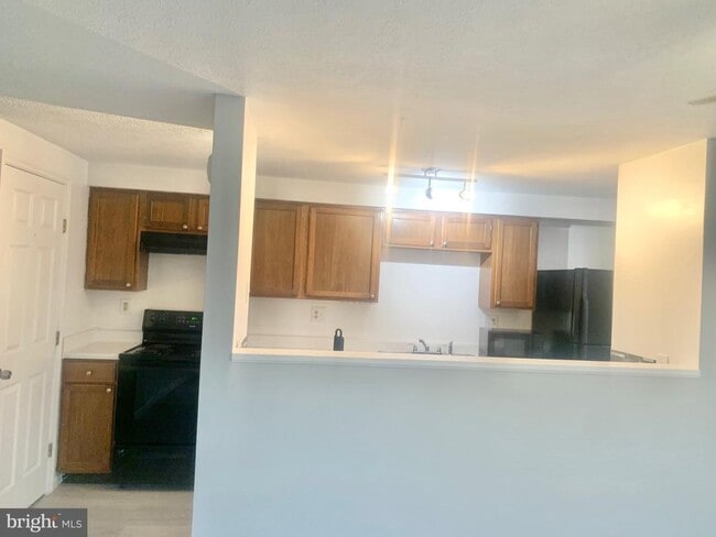 Building Photo - 5 Cranberry Ct