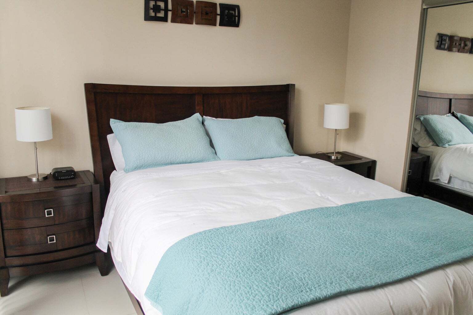 Building Photo - 1830 Embassy Dr