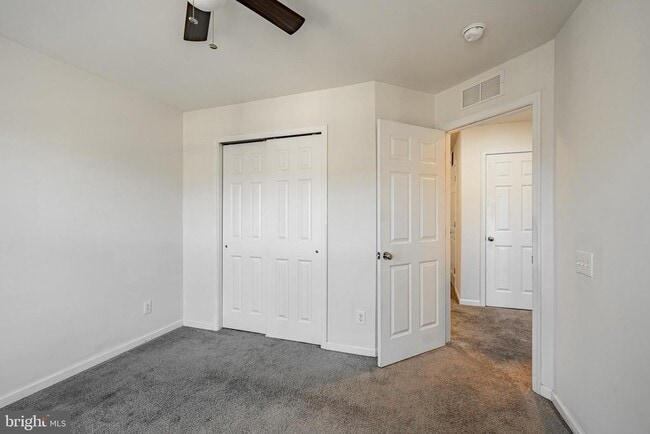 Building Photo - 33 Addison Ln