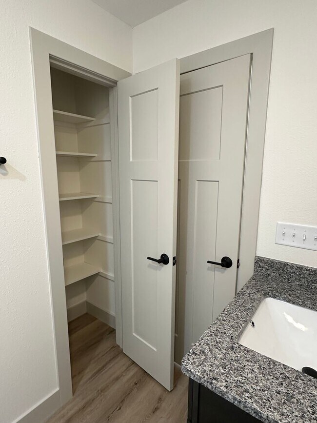 Building Photo - BRAND NEW 3 Bed 2 Bath in WAYNESVILLE - FOR RENT