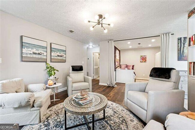 Building Photo - 6808 Glenridge Dr