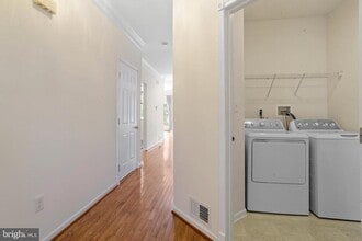 Building Photo - 54 Nestlewood Way