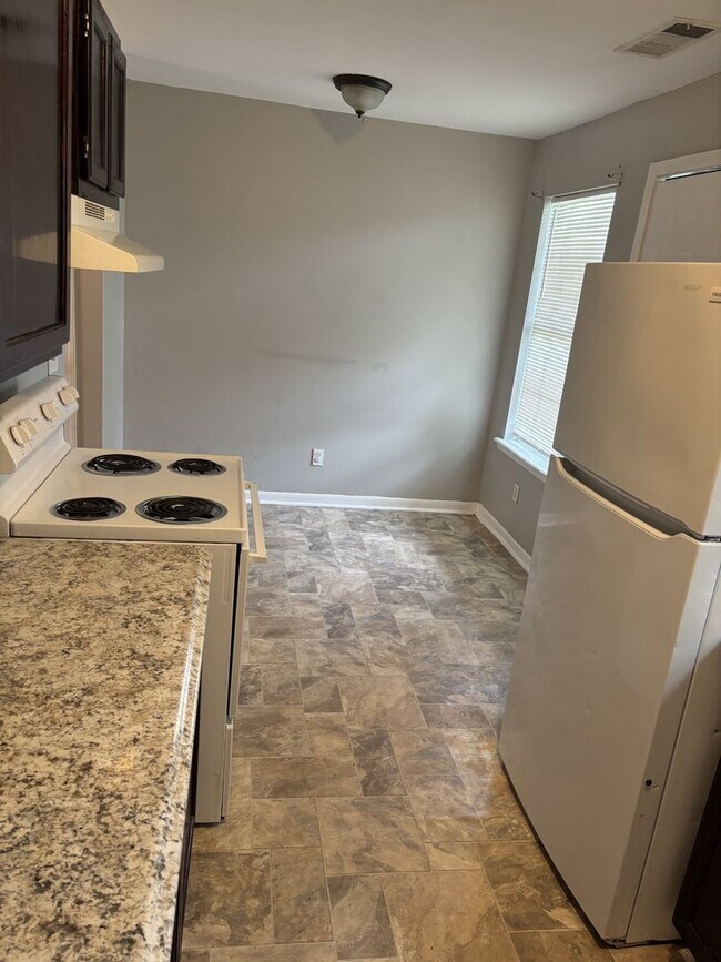 Building Photo - Cassville Oaks Apartments