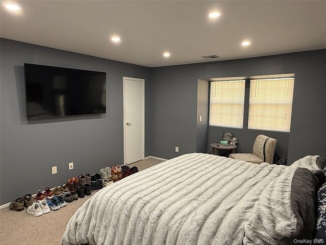 Building Photo - 12 Paine Commons