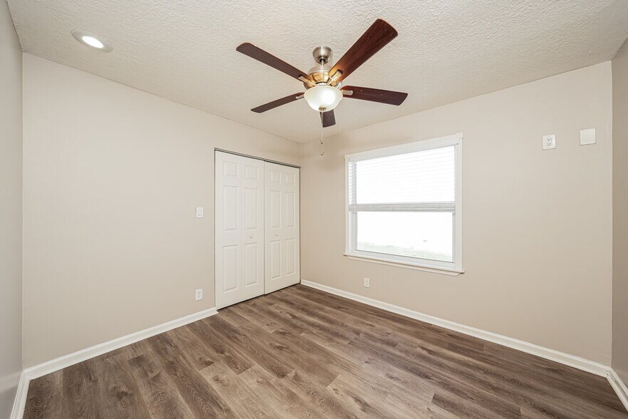 Building Photo - 4075 Sabal Lakes Rd