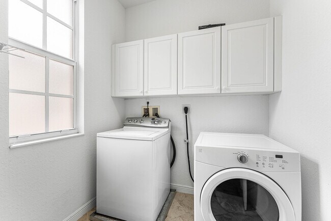 Building Photo - 8309 NW 8th Way