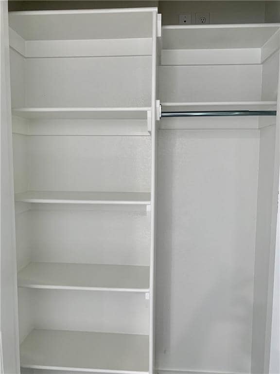 Building Photo - 432 Red Robin St