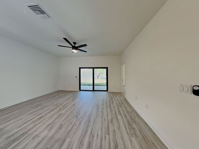 Building Photo - 1120 Bismarck Rd