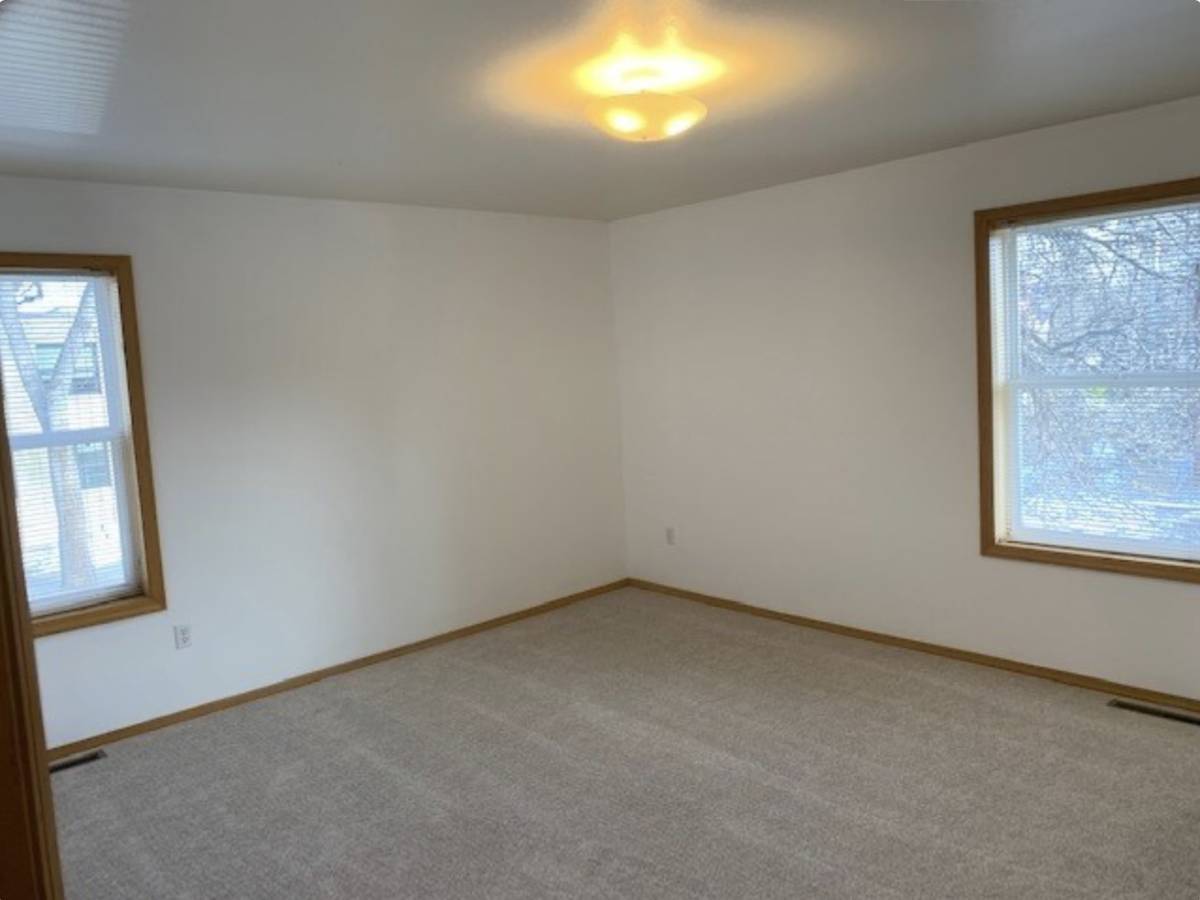 Bedroom 1 - 414 W Babcock St, Unit 1